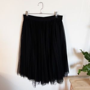 CHARLOTTE RUSSE | TULLE SKIRT
